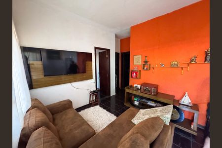 Casa à venda com 140m², 4 quartos e 4 vagas Casa à venda com 140m², 4 quartos e 4 vagasSala