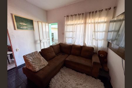 Casa à venda com 140m², 4 quartos e 4 vagas Casa à venda com 140m², 4 quartos e 4 vagasSala