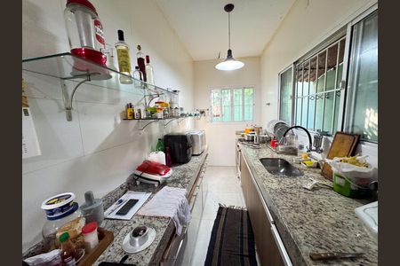 Casa à venda com 140m², 4 quartos e 4 vagas Casa à venda com 140m², 4 quartos e 4 vagasCozinha