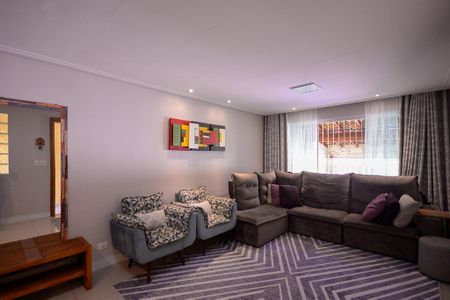 Casa à venda com 175m², 3 quartos e 2 vagas Casa à venda com 175m², 3 quartos e 2 vagasSala