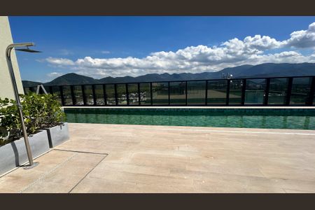 Apartamento à venda com 81m², 2 quartos e 1 vaga Apartamento à venda com 81m², 2 quartos e 1 vagaÁrea Comum - Piscina