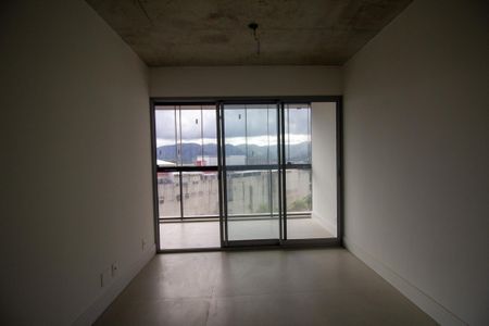 Apartamento à venda com 81m², 2 quartos e 1 vaga Apartamento à venda com 81m², 2 quartos e 1 vagaSuíte