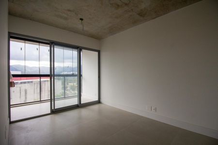 Apartamento à venda com 81m², 2 quartos e 1 vaga Apartamento à venda com 81m², 2 quartos e 1 vagaSuíte
