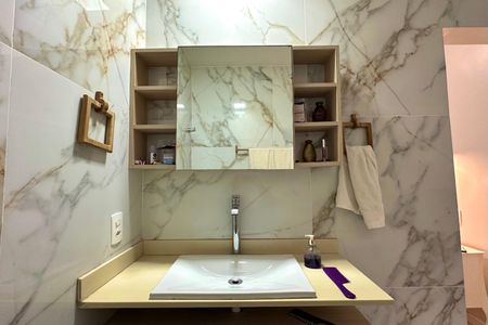 Apartamento à venda com 180m², 3 quartos e sem vaga Apartamento à venda com 180m², 3 quartos e sem vagaBanheiro da Suíte 2