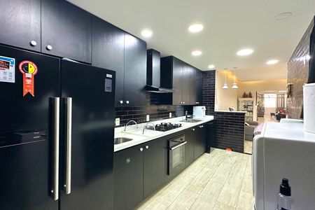 Apartamento à venda com 180m², 3 quartos e sem vaga Apartamento à venda com 180m², 3 quartos e sem vagaCozinha
