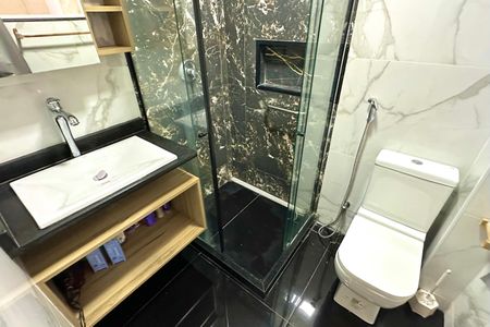 Apartamento à venda com 180m², 3 quartos e sem vaga Apartamento à venda com 180m², 3 quartos e sem vagaBanheiro da Suíte 1