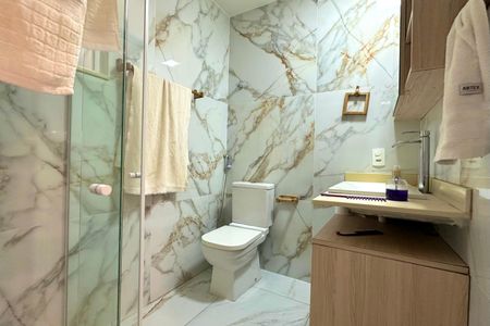 Apartamento à venda com 180m², 3 quartos e sem vaga Apartamento à venda com 180m², 3 quartos e sem vagaBanheiro da Suíte 2