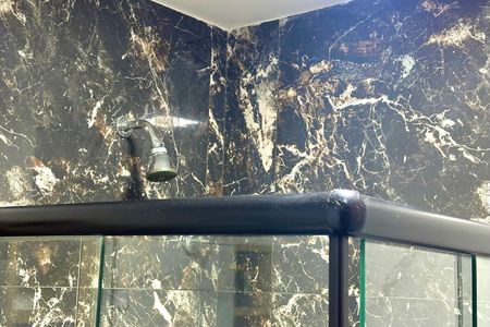 Apartamento à venda com 180m², 3 quartos e sem vaga Apartamento à venda com 180m², 3 quartos e sem vagaBanheiro da Suíte 1