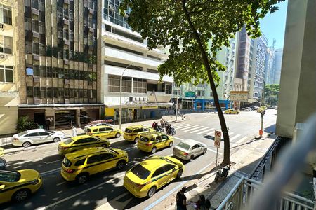 Apartamento à venda com 180m², 3 quartos e sem vaga Apartamento à venda com 180m², 3 quartos e sem vagaSala