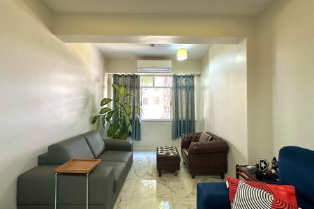 Apartamento à venda com 180m², 3 quartos e sem vaga Apartamento à venda com 180m², 3 quartos e sem vagaSala