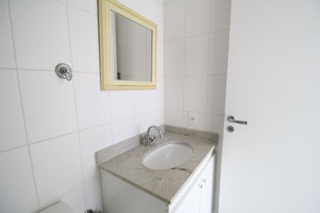 Apartamento para alugar com 60m², 2 quartos e 1 vagaBanheiro da suíte