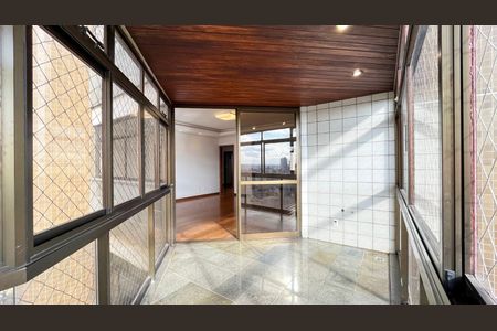 Apartamento à venda com 179m², 4 quartos e 4 vagasVaranda da Sala