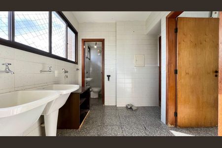 Apartamento à venda com 179m², 4 quartos e 4 vagasÁrea de Serviço