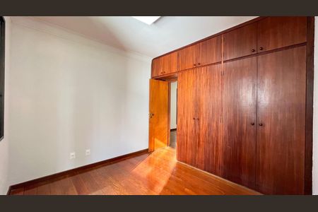 Apartamento à venda com 179m², 4 quartos e 4 vagasQuarto 2