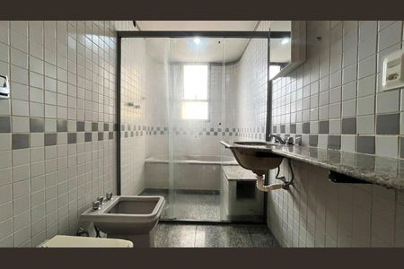 Apartamento à venda com 179m², 4 quartos e 4 vagasBanheiro