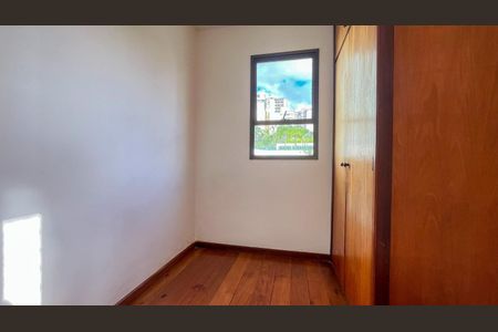 Apartamento à venda com 179m², 4 quartos e 4 vagasQuarto 2