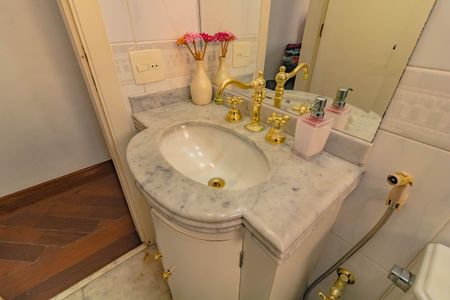 Apartamento à venda com 141m², 3 quartos e 3 vagasBanheiro do Quarto 2