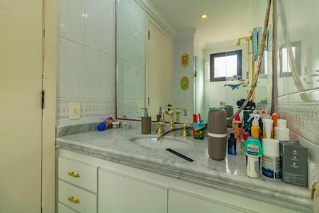 Apartamento à venda com 141m², 3 quartos e 3 vagasBanheiro do Quarto 1