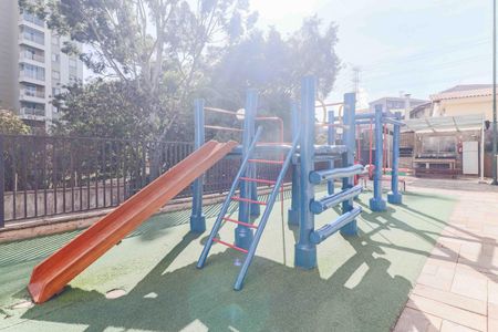 Apartamento à venda com 56m², 2 quartos e 1 vaga Apartamento à venda com 56m², 2 quartos e 1 vagaÁrea comum - Playground