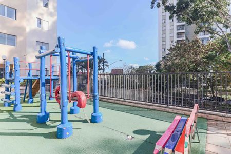 Apartamento à venda com 56m², 2 quartos e 1 vaga Apartamento à venda com 56m², 2 quartos e 1 vagaÁrea comum - Playground