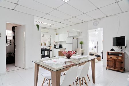 Casa à venda com 500m², 1 quarto e 2 vagas Casa à venda com 500m², 1 quarto e 2 vagasCozinha