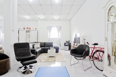 Casa à venda com 500m², 1 quarto e 2 vagas Casa à venda com 500m², 1 quarto e 2 vagasSala/Quarto