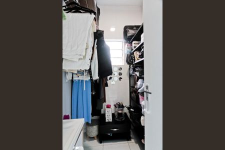 Casa à venda com 500m², 1 quarto e 2 vagas Casa à venda com 500m², 1 quarto e 2 vagasLavabo