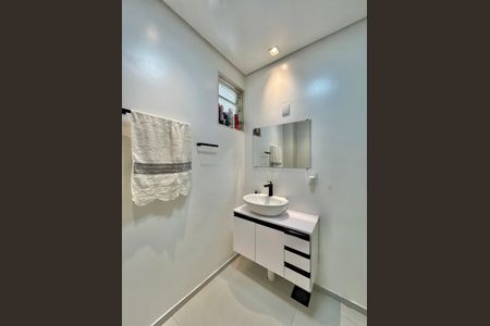 Apartamento à venda com 106m², 2 quartos e 1 vagaBanheiro Social