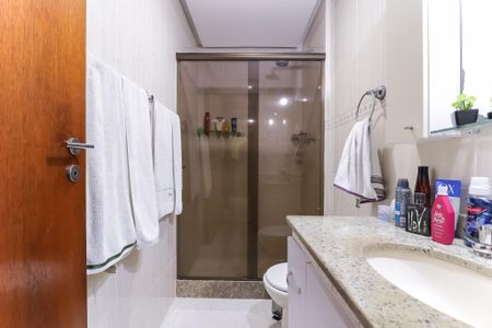 Apartamento à venda com 100m², 2 quartos e 2 vagasBanheiro da Suíte