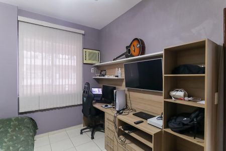 Apartamento à venda com 100m², 2 quartos e 2 vagasQuarto 