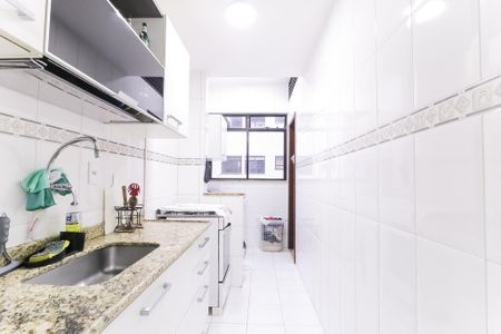 Apartamento à venda com 100m², 2 quartos e 2 vagasCozinha