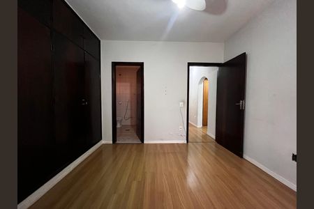 Casa à venda com 234m², 3 quartos e 4 vagasSuíte