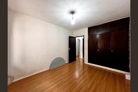 Casa à venda com 234m², 3 quartos e 4 vagasQuarto 2