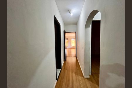 Casa à venda com 234m², 3 quartos e 4 vagasCorredor