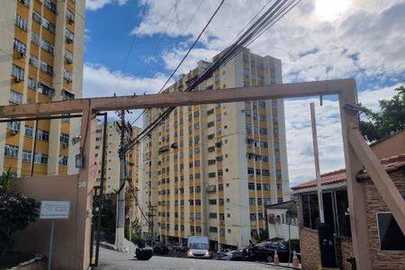 Apartamento à venda com 71m², 2 quartos e 1 vaga Apartamento à venda com 71m², 2 quartos e 1 vagaFachada