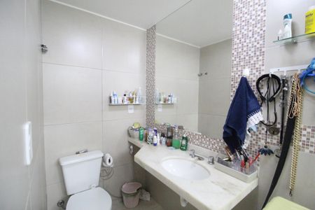 Casa de condomínio à venda com 94m², 3 quartos e 1 vagaBanheiro da suíte