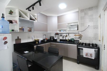 Casa de condomínio à venda com 94m², 3 quartos e 1 vagaCozinha