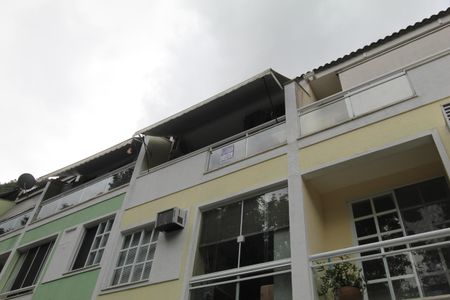 Casa de condomínio à venda com 94m², 3 quartos e 1 vagaPlaca