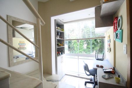 Casa de condomínio à venda com 94m², 3 quartos e 1 vagaCorredor