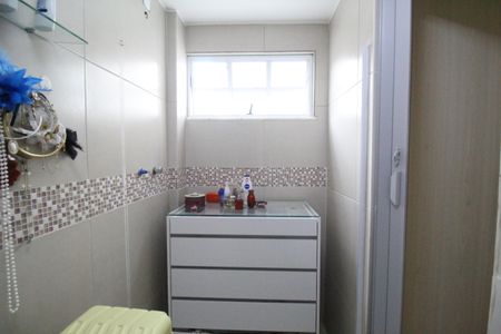 Casa de condomínio à venda com 94m², 3 quartos e 1 vagaBanheiro da suíte