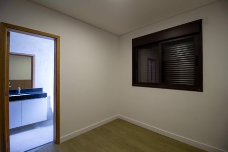 Casa de condomínio para alugar com 210m², 3 quartos e 2 vagasSuite 2