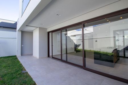 Casa de condomínio para alugar com 210m², 3 quartos e 2 vagasArea Externa