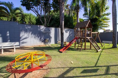 Casa de condomínio para alugar com 210m², 3 quartos e 2 vagasÁrea comum - Playground