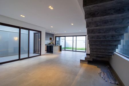 Casa de condomínio para alugar com 210m², 3 quartos e 2 vagasSala