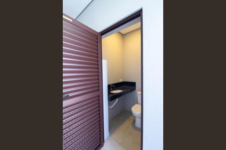 Casa de condomínio para alugar com 210m², 3 quartos e 2 vagasBanheiro de serviço