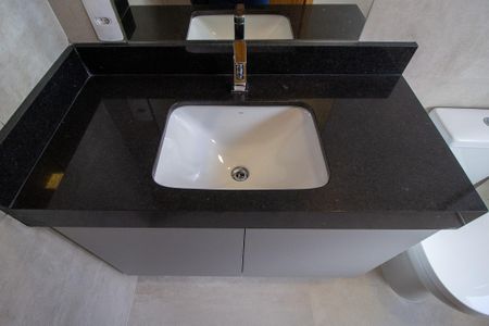 Casa de condomínio para alugar com 210m², 3 quartos e 2 vagasBanheiro da Suíte 2