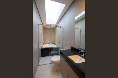 Casa de condomínio para alugar com 210m², 3 quartos e 2 vagasBanheiro da Suíte 1