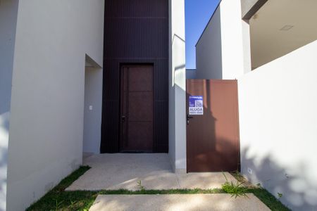 Casa de condomínio para alugar com 210m², 3 quartos e 2 vagasFachada