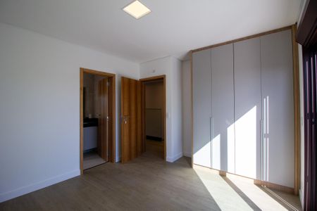 Casa de condomínio para alugar com 210m², 3 quartos e 2 vagasSuite 3