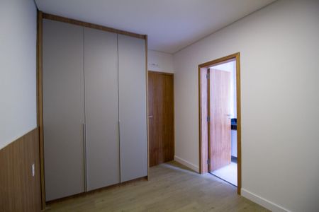 Casa de condomínio para alugar com 210m², 3 quartos e 2 vagasSuite 2